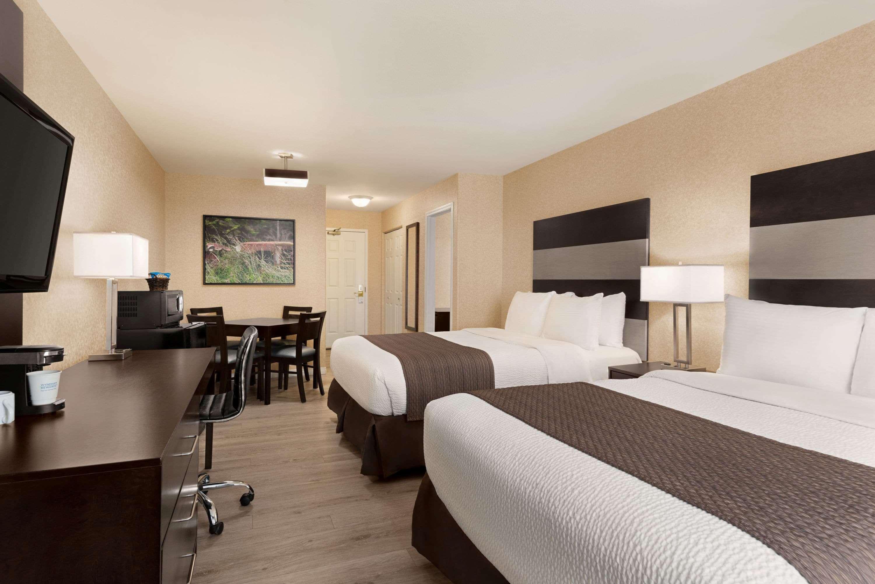Days Inn By Wyndham Saskatoon Exterior photo