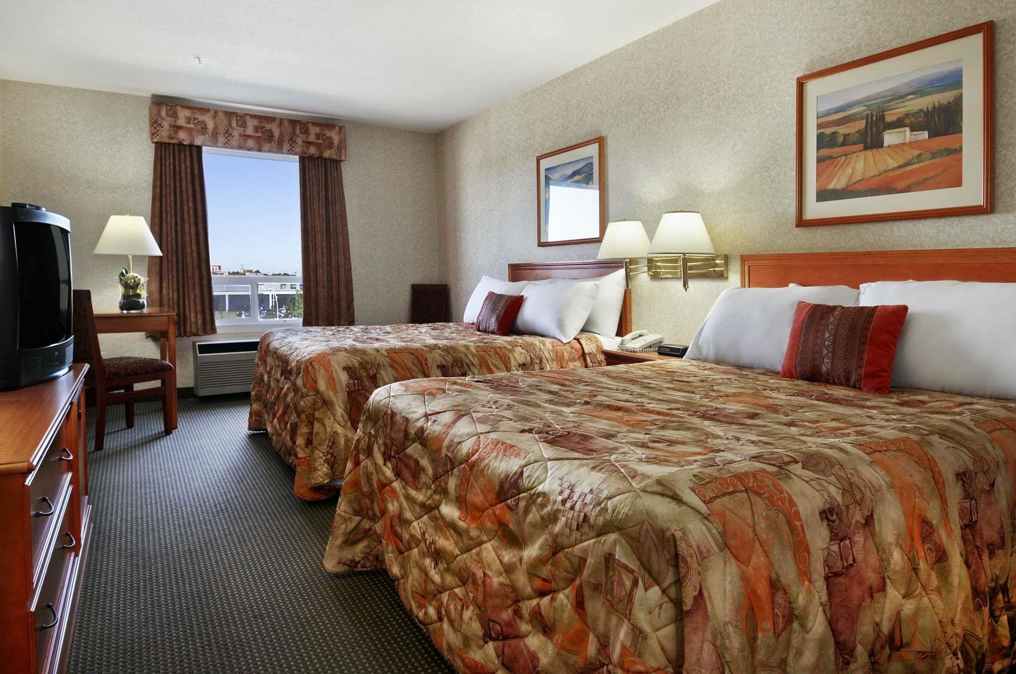 Days Inn By Wyndham Saskatoon Exterior photo